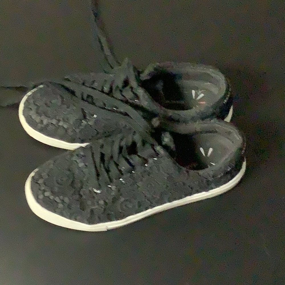 Isaac mizrahi sneakers